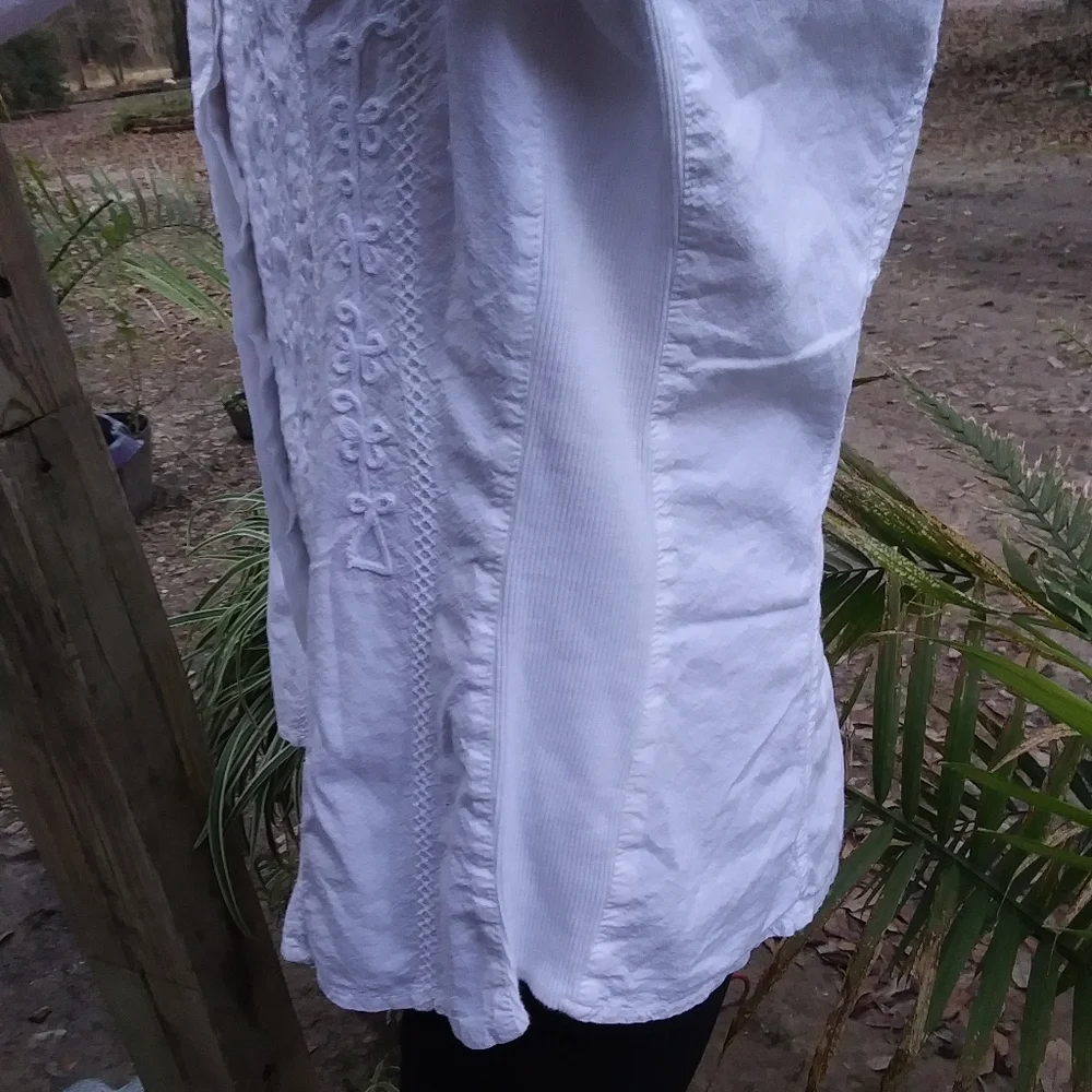 NWOT "Caamano" white button down designer top - Picture 5 of 8